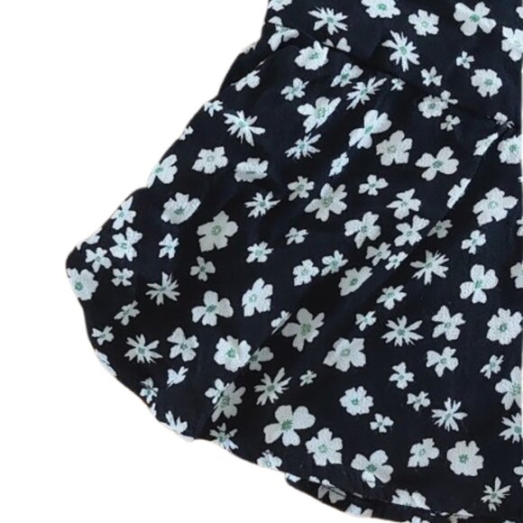 ---  STRADIVARIUS Black and White Floral Mini Skort Size 6 - Picture 2 of 4